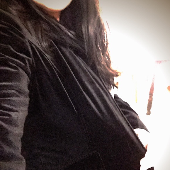 90’s Style VTG•Velvety Long Lightweight Black Coat - Picture 3 of 16